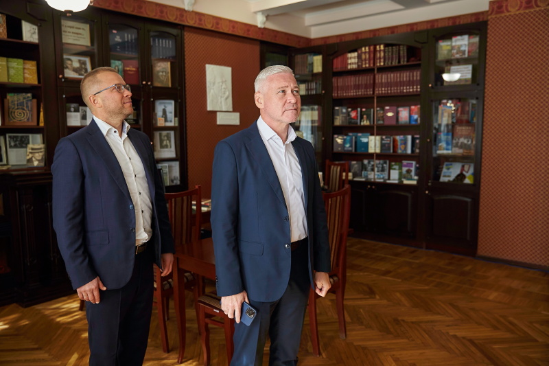Ігор Терехов привітав працівників бібліотек з професійним святом