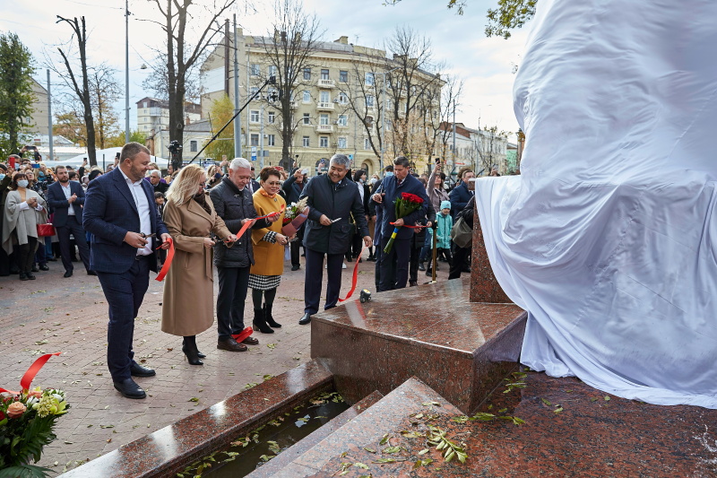 У Харкові відкрили Сквер мислителів
