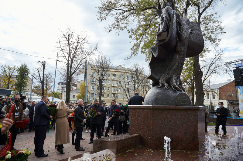 У Харкові відкрили Сквер мислителів