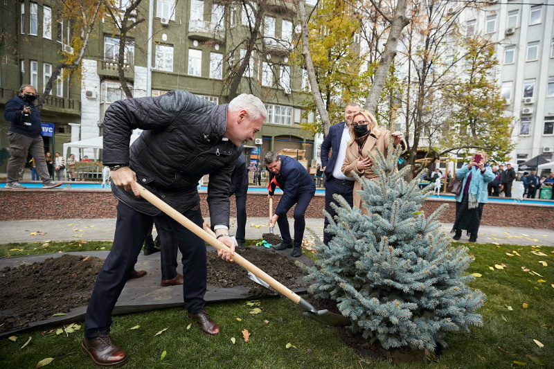 У Харкові відкрили Сквер мислителів