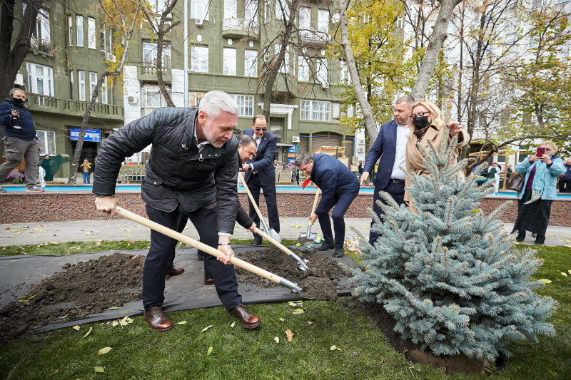 У Харкові відкрили Сквер мислителів