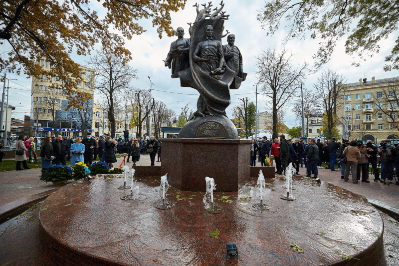 У Харкові відкрили Сквер мислителів