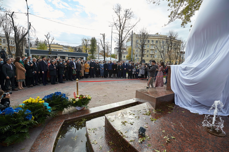 У Харкові відкрили Сквер мислителів