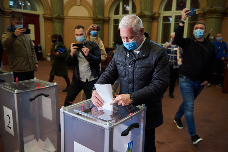 Ігор Терехов проголосував на виборах міського голови