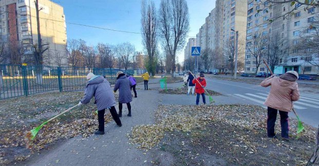 У Слобідському районі проходить масове прибирання території
