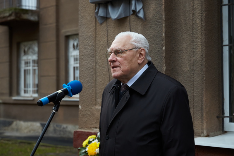 У Харкові відкрили меморіальну дошку видатному фізику Олександру Ахієзеру