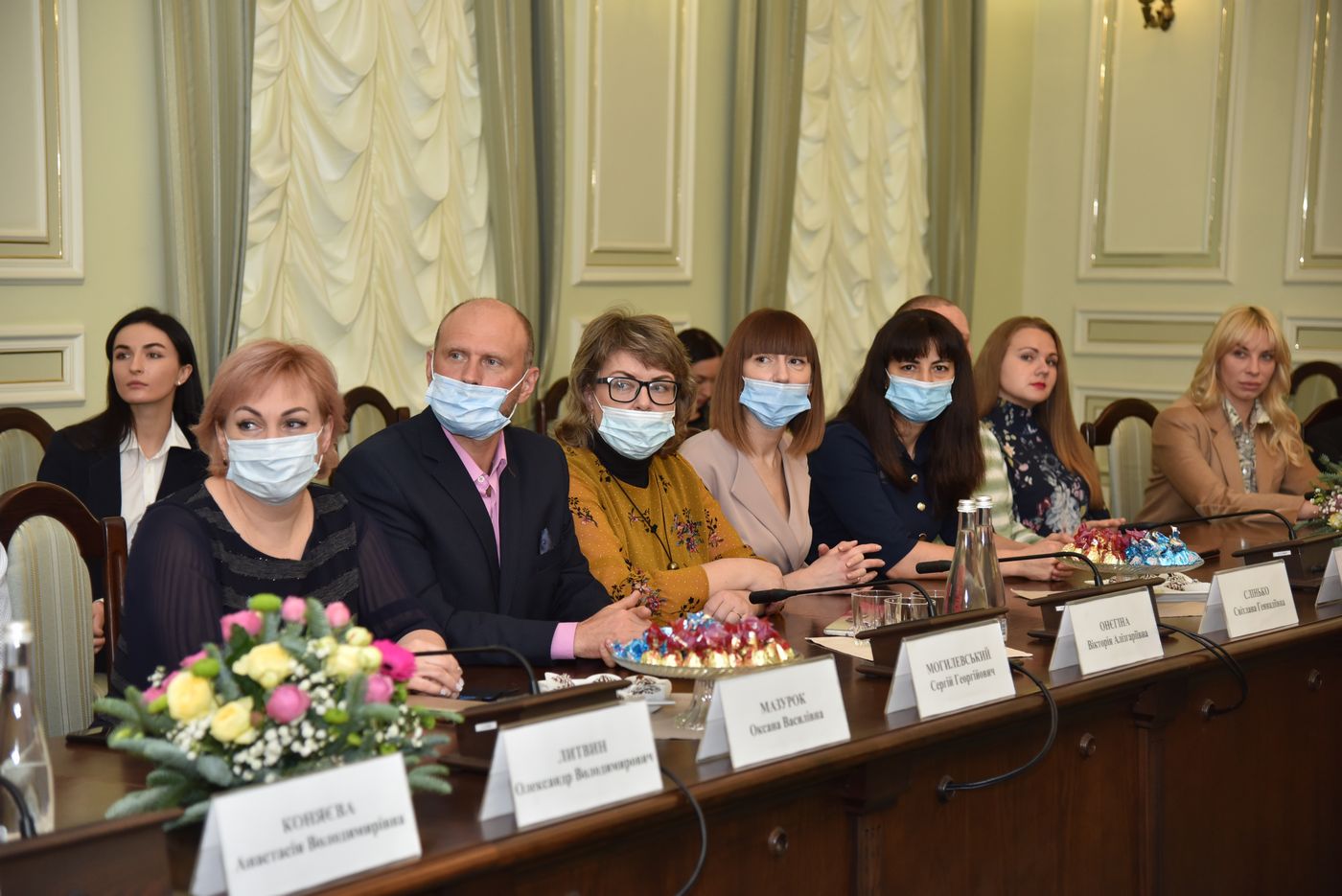 Представникам органів місцевого самоврядування вручили грамоти