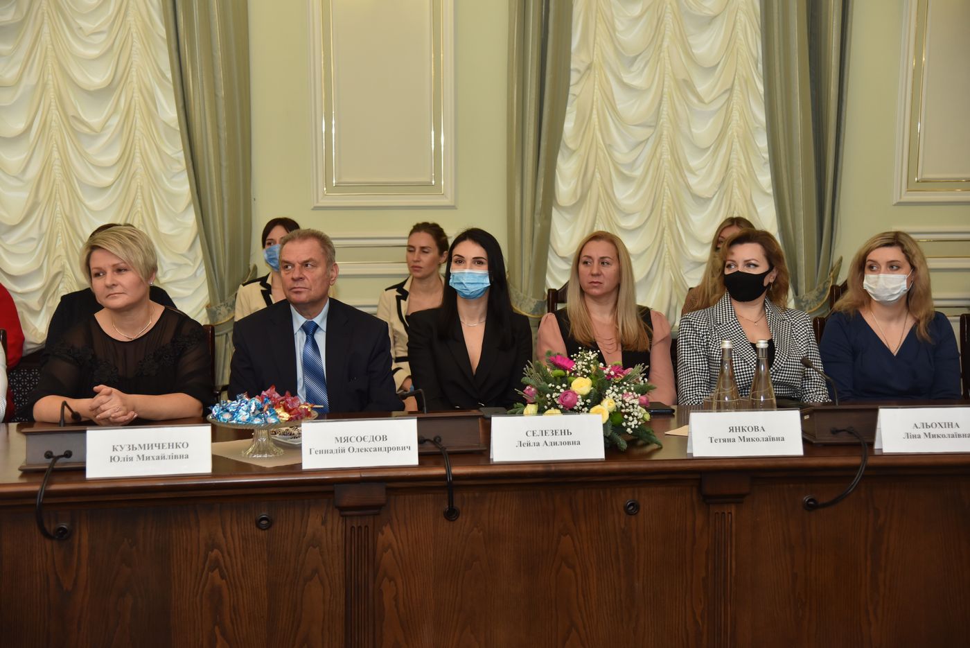 Представникам органів місцевого самоврядування вручили грамоти