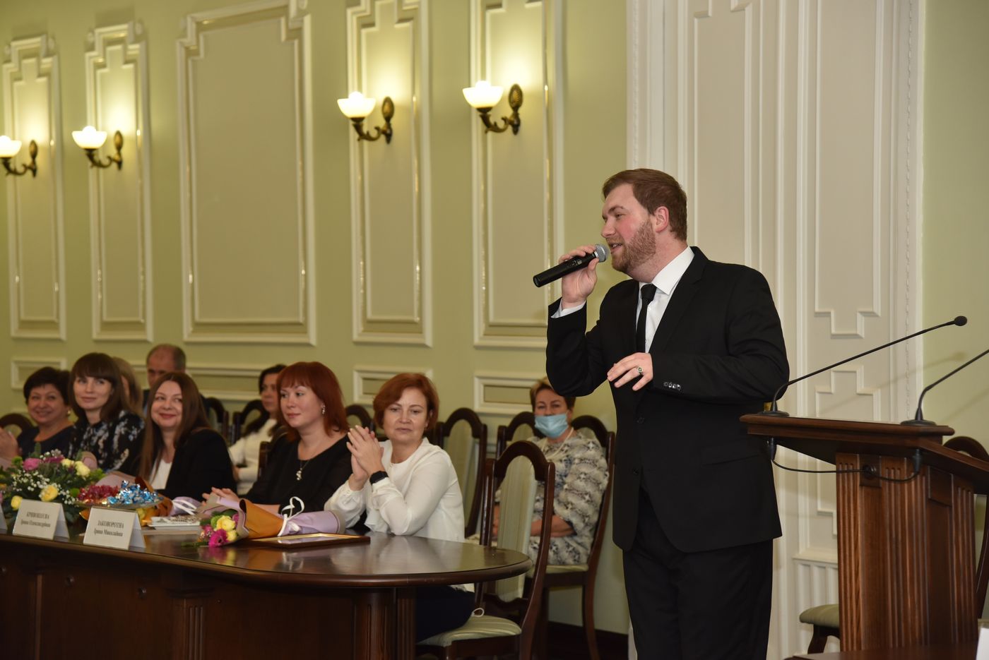Представникам органів місцевого самоврядування вручили грамоти
