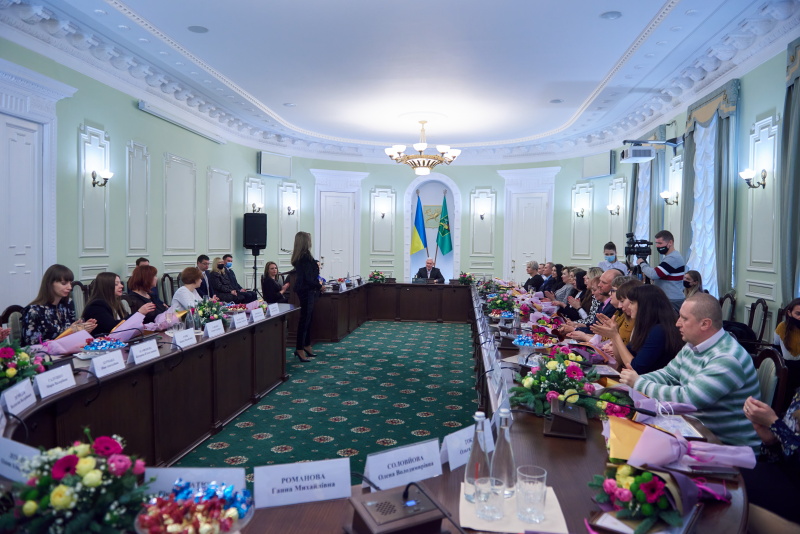 Представникам органів місцевого самоврядування вручили грамоти