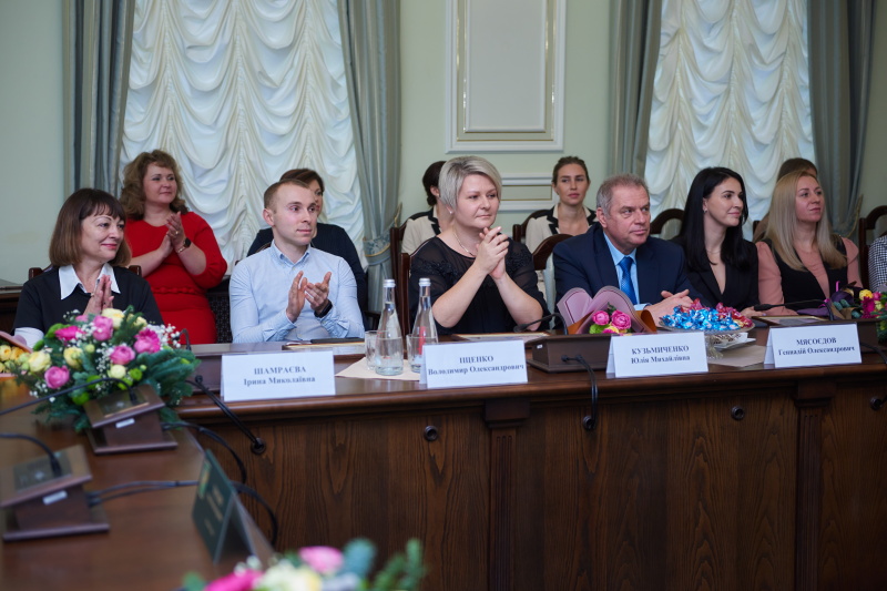 Представникам органів місцевого самоврядування вручили грамоти