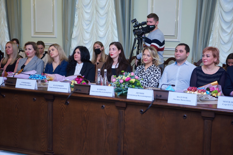 Представникам органів місцевого самоврядування вручили грамоти