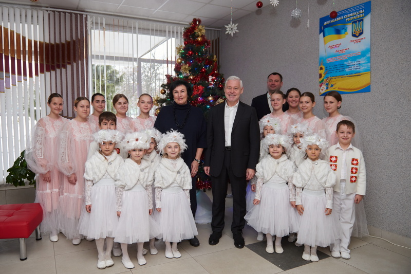 Міський голова вітає дітей із прийдешніми святами