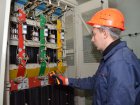 Електротехніки метрополітену ремонтують обладнання тягових підстанцій