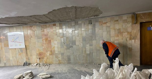 У Харкові перевірять стелі вестибюлів на всіх станціях метро