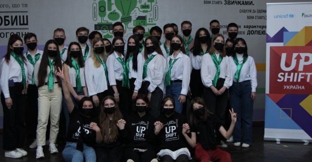 Харківські школярки створили профорієнтаційну гру для підлітків