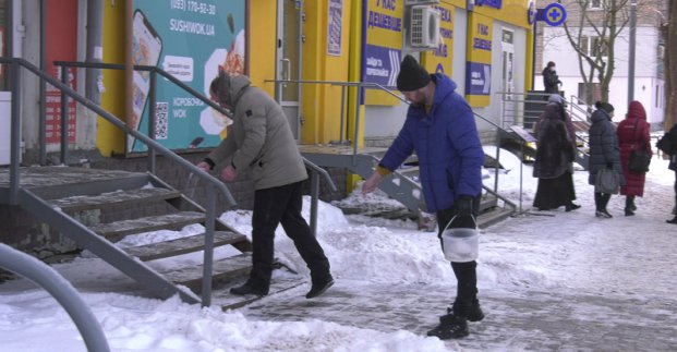 У Харкові перевіряють, як підприємці прибирають територію біля своїх магазинів