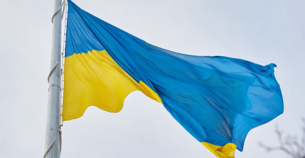 На День єднання у Харкові підняли свій найбільший прапор