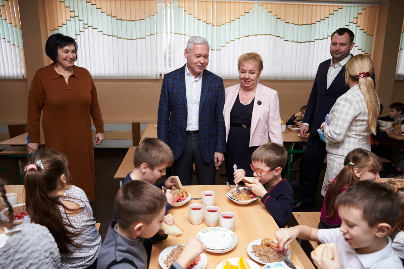 Нове обладнання та ремонт – у школах Харкова модернізують харчоблоки