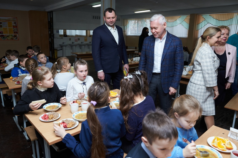 Нове обладнання та ремонт – у школах Харкова модернізують харчоблоки