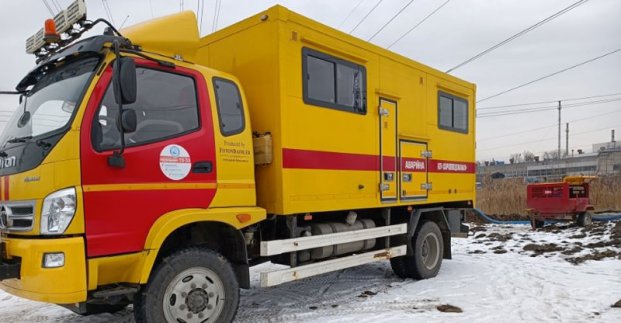 У Новобаварському районі на магістральному трубопроводі ведуться ремонтні роботи