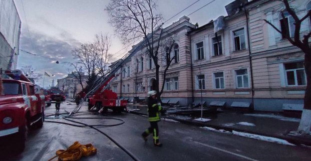 Підрозділи ДСНС продовжують рятувати: відпрацювали понад 30 адрес 