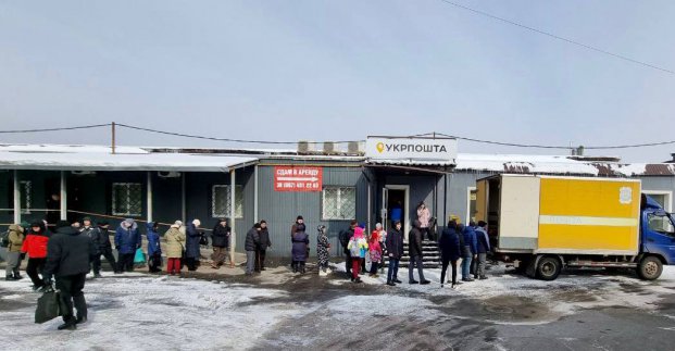 До Харкова продовжує надходити гуманітарна допомога та спорядження для військових