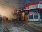 Рятувальники, ризикуючи своїм життям, продовжують ліквідувати наслідки ворожих обстрілів