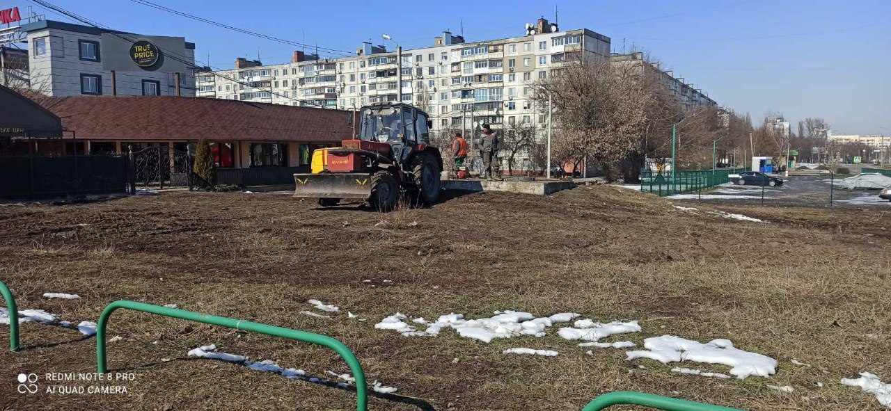 У Новобаварському районі відновлюють подачу води