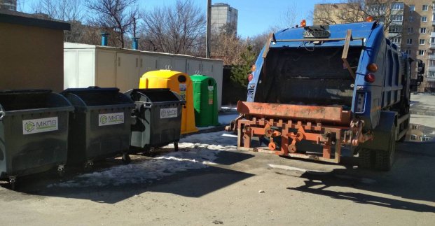 Попри надскладні умови, у Харкові продовжують стабільно вивозити сміття 