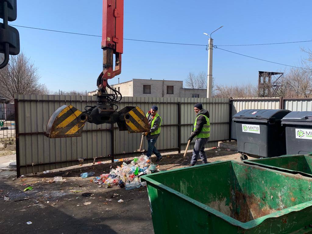 З Харкова безперебійно вивозять сміття