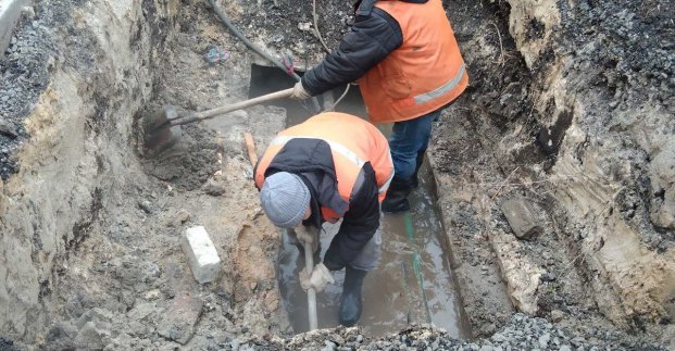 «Харківські тепломережі» продовжують ремонт трубопроводів
