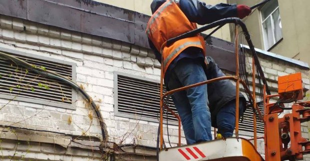 У Харкові продовжують відновлювати зовнішнє освітлення