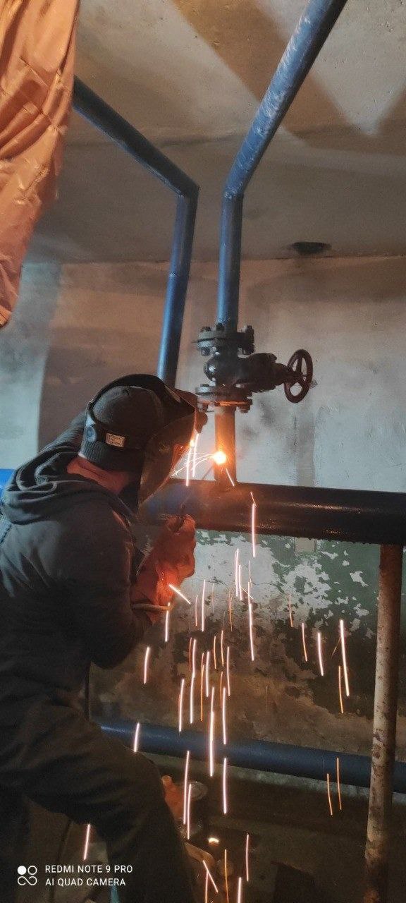 Бригади «Тепломереж» усувають пошкодження та відновлюють гаряче водопостачання