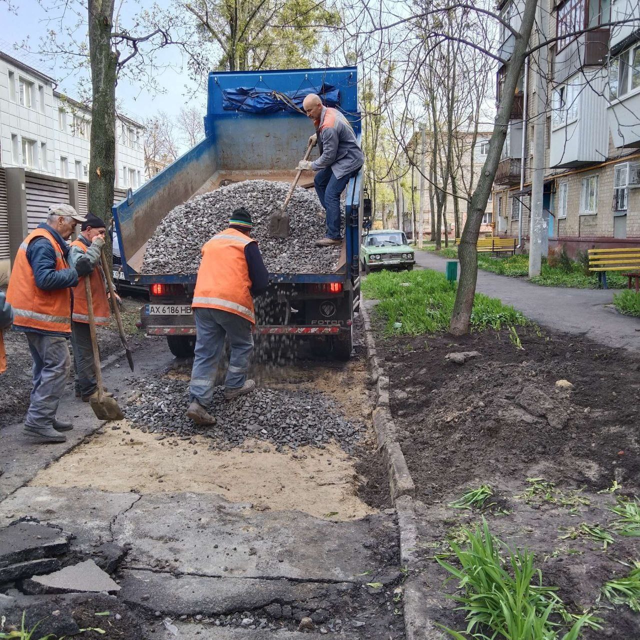Бригади «Тепломереж» усувають пошкодження та відновлюють гаряче водопостачання