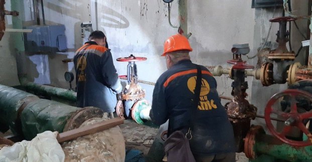 Ремонтні бригади щоденно ліквідують дефекти на теплових мережах 