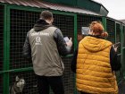 Американський режисер Кері Фукунага та його колеги передали допомогу харківському притулку