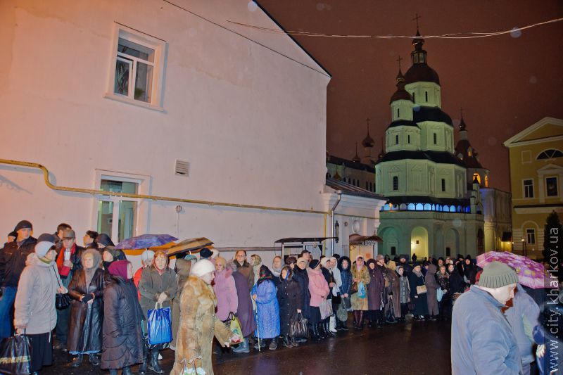 Десниця святого великомученика Димитрія Солунського прибула до Харкова
