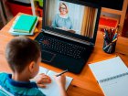 У міських школах триває дистанційне навчання 