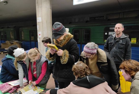 Зустрічі з бібліотекарами та творчі вечори – у харківському метро вирує мистецьке життя