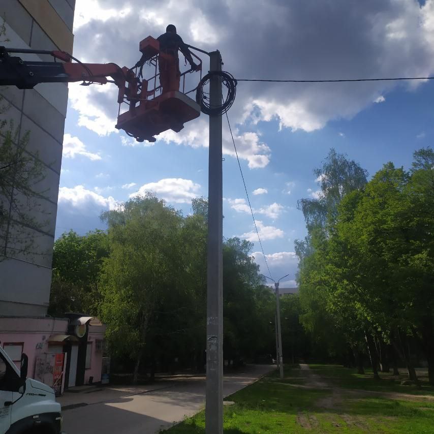 У Харкові ремонтують пошкоджені мережі зовнішнього освітлення