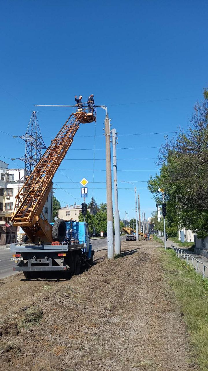 У Харкові ремонтують пошкоджені мережі зовнішнього освітлення