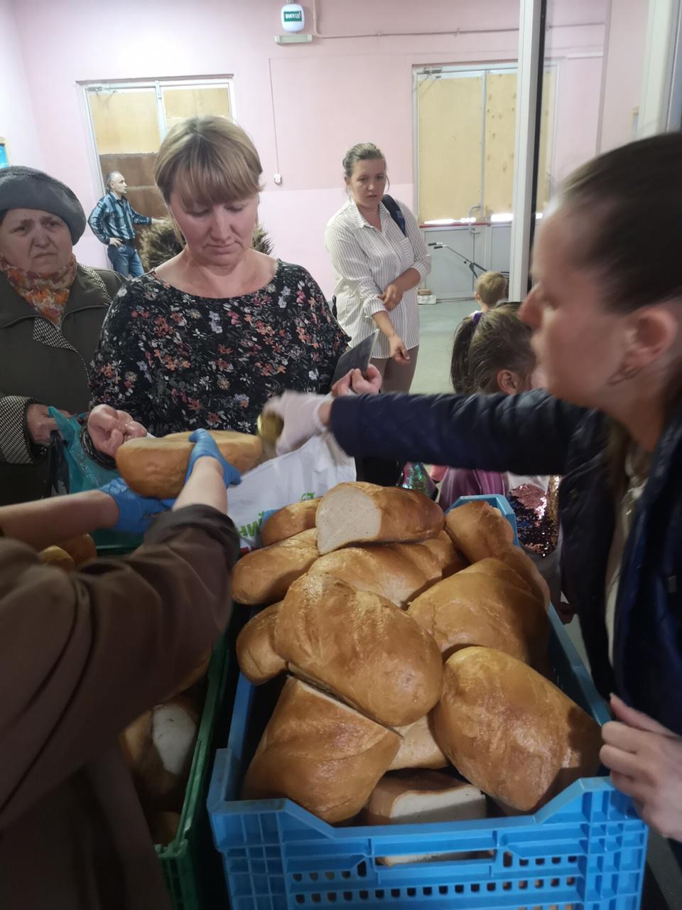Жителям Основ'янського району передають продукти та ліки