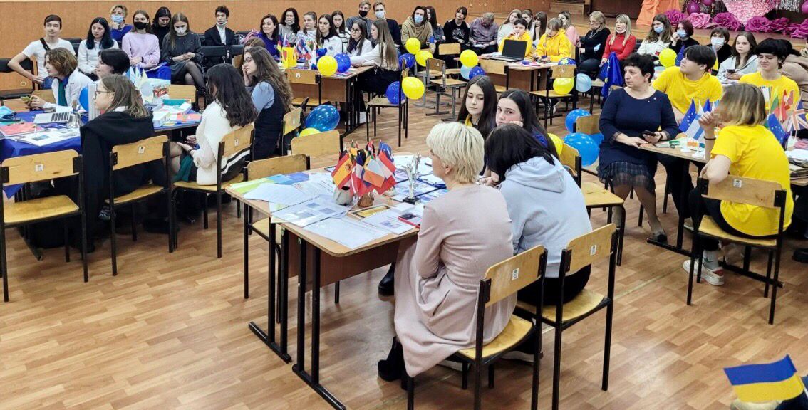 Харківський євроклуб переміг у всеукраїнському конкурсі проєктів