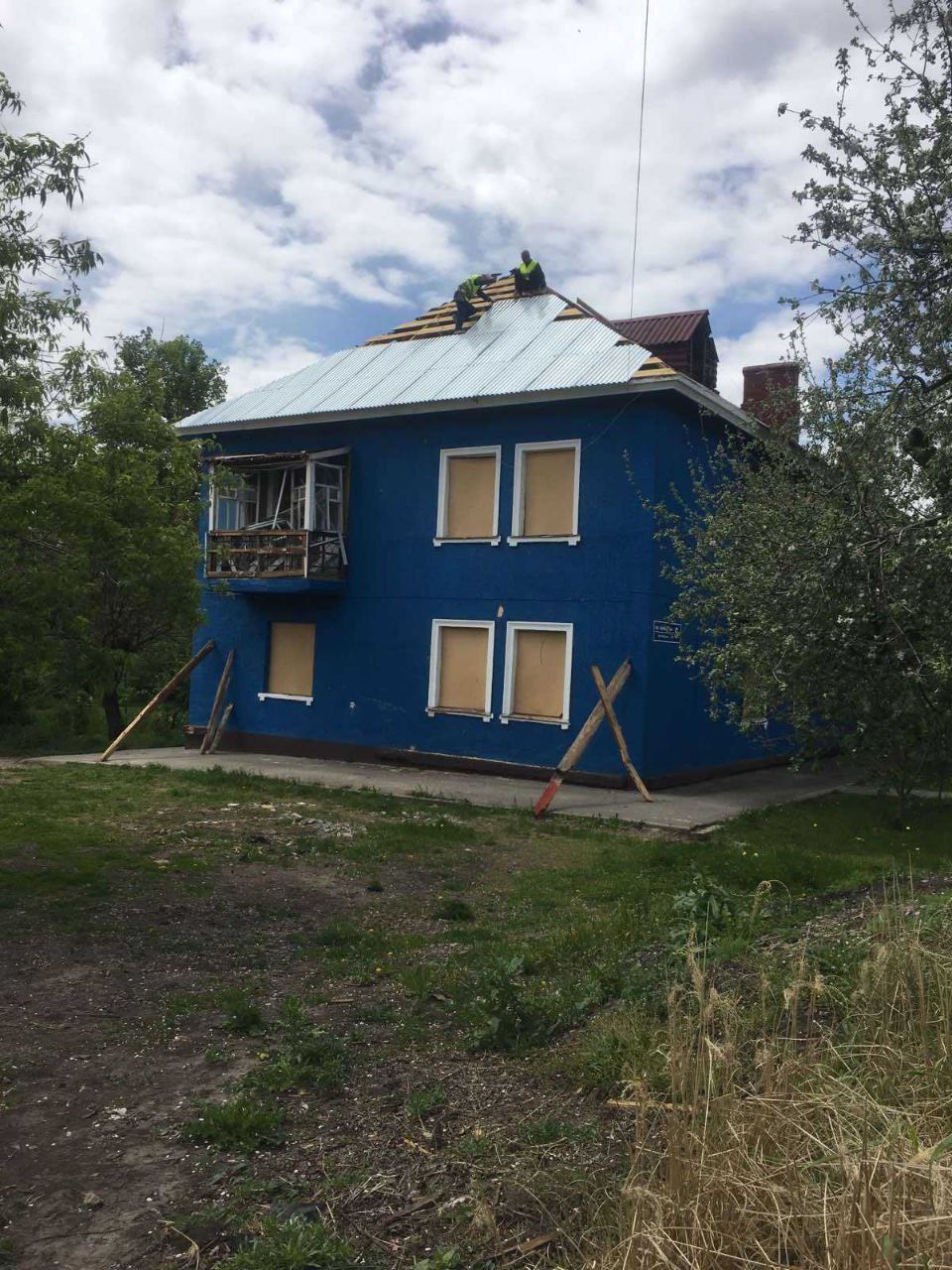 У Харкові пошкодження будинків усувають майже півтисячі будівельників