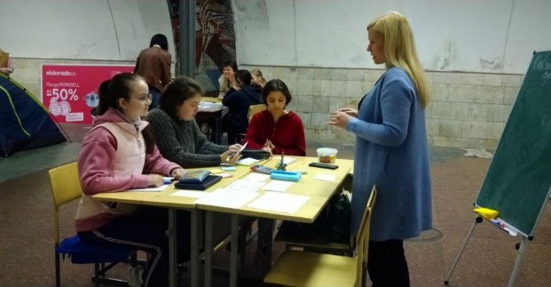 На станціях метрополітену проводяться уроки для школярів