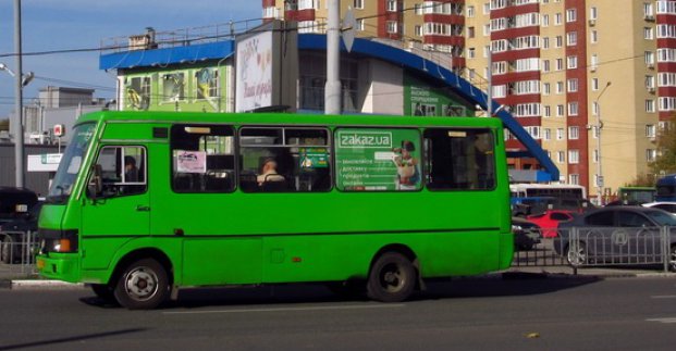 У Харкові відновлюється рух автобусів