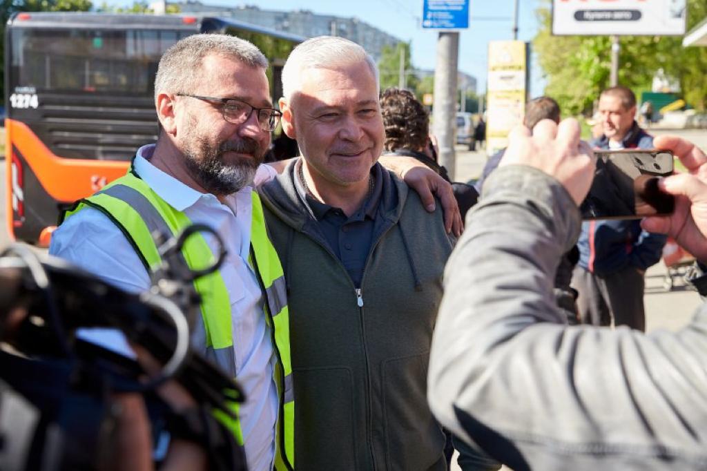 У Харкові почали курсувати автобуси та тролейбуси