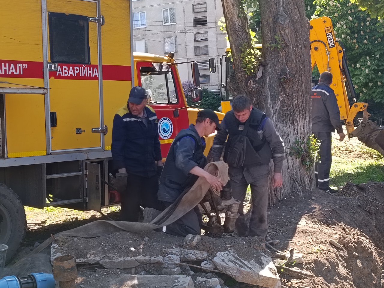 На Салтівці відновлюють водопостачання