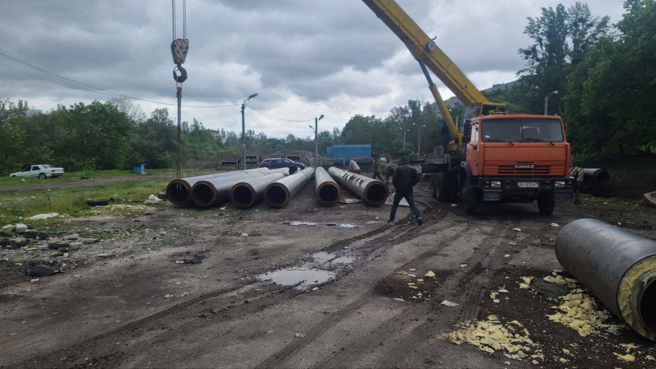 На вулиці Бучми продовжують реконструювати тепломагістраль